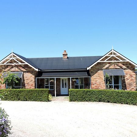 Hazelcreek Cottages Exeter エクステリア 写真