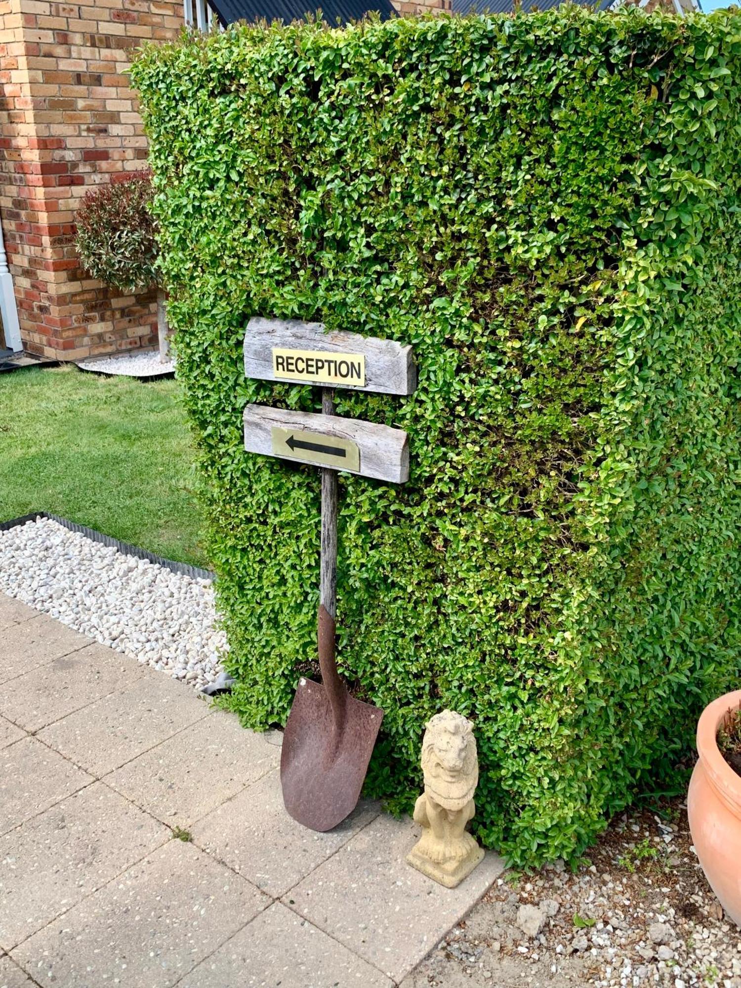 Hazelcreek Cottages Exeter エクステリア 写真
