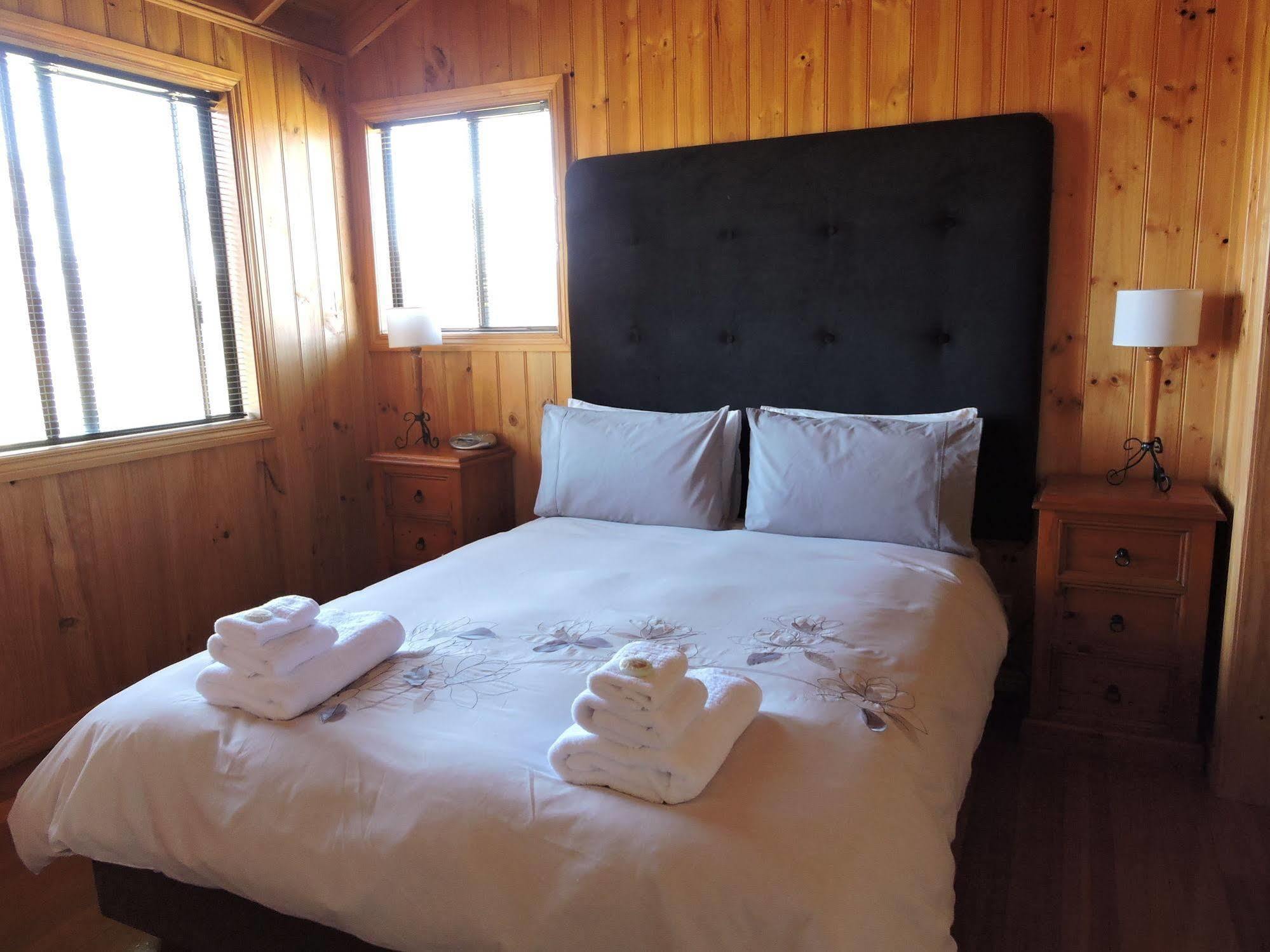 Hazelcreek Cottages Exeter エクステリア 写真