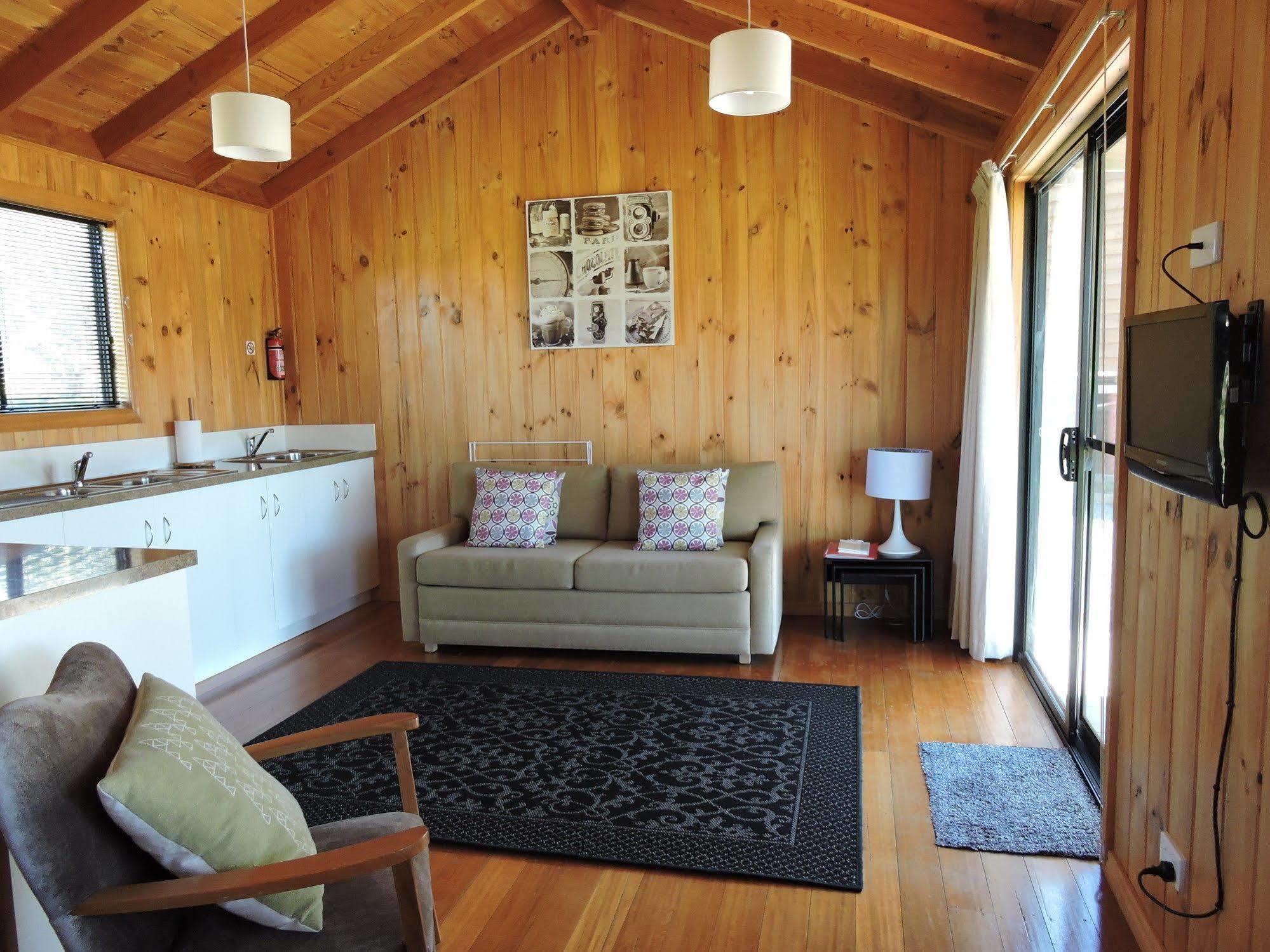 Hazelcreek Cottages Exeter エクステリア 写真