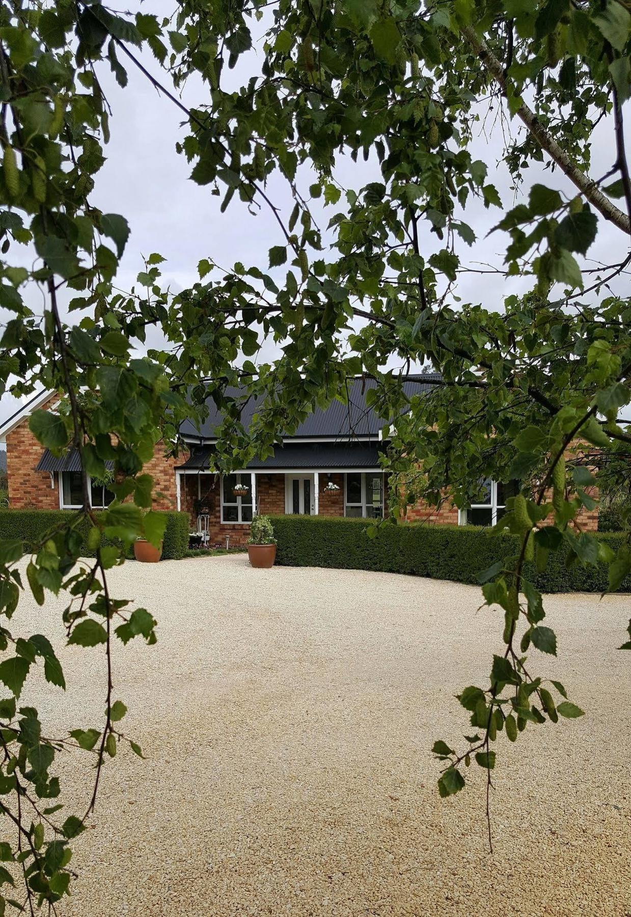 Hazelcreek Cottages Exeter エクステリア 写真